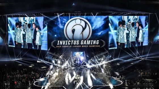 7680 हर्ट्ज उच्च रिज़ॉल्यूशन एलईडी स्क्रीन 700nits इनडोर विज्ञापन एलईडी डिस्प्ले स्क्रीन