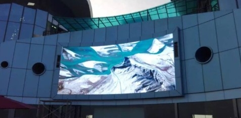LONGDA फ्लेक्सिबल कर्व्ड वीडियो स्क्रीन P5 आउटडोर एलईडी स्क्रीन वाटरप्रूफ 40000 डॉट्स / M2