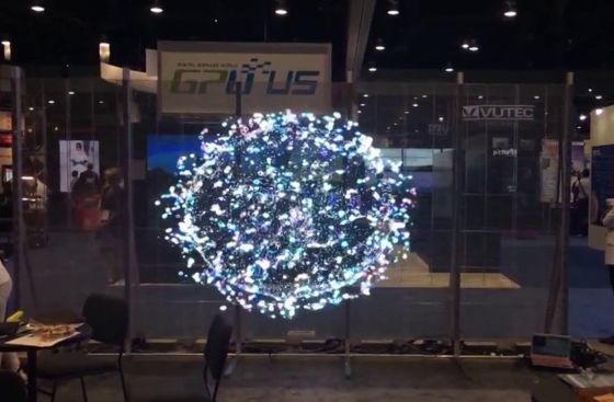 लॉन्गडा 3840 हर्ट्ज रिफ्रेश दर 5000cd/m2 चमक 1R1G1B एलईडी संरचना पारदर्शी ग्लास एलईडी स्क्रीन किराए या स्थिर स्थापना के लिए