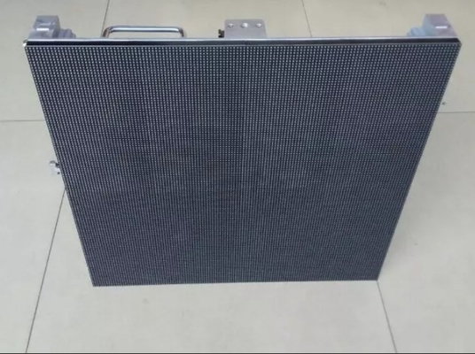 हाई लाइटनेस 1R1G1B आउटडोर एलईडी वीडियो वॉल विज्ञापन बोर्ड P4mm 14bit